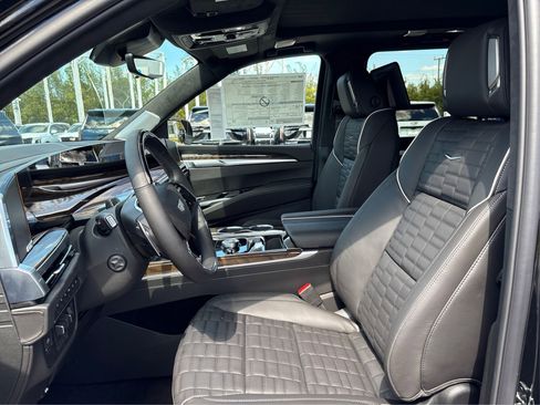 New 2026 Cadillac Escalade ESV Platinum Sport w/ LPO, ONYX Package image 9