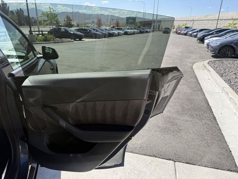 Used 2022 Tesla Model Y Performance AWD/4WD image 18