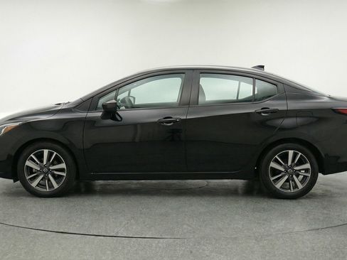 Used 2025 Nissan Versa SV image 5