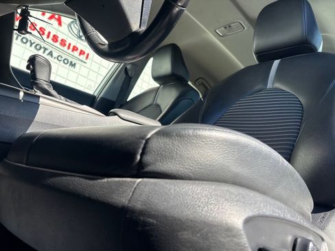 Used 2021 Toyota Camry SE image 8