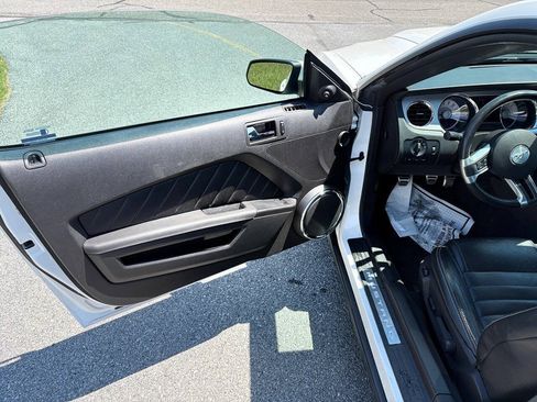Used 2010 Ford Mustang GT Premium RWD image 6