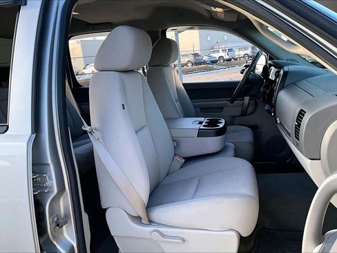 Used 2010 GMC Sierra 1500 SLE w/ Texas Edition image 9