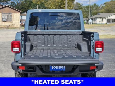 New 2025 Jeep Gladiator Sport image 7