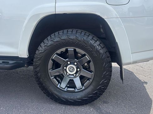 Used 2023 Toyota 4Runner SR5 Premium w/ Moonroof Package image 7