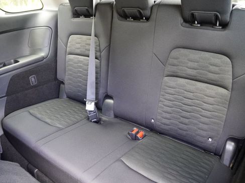 Used 2025 Nissan Pathfinder SV FWD image 18