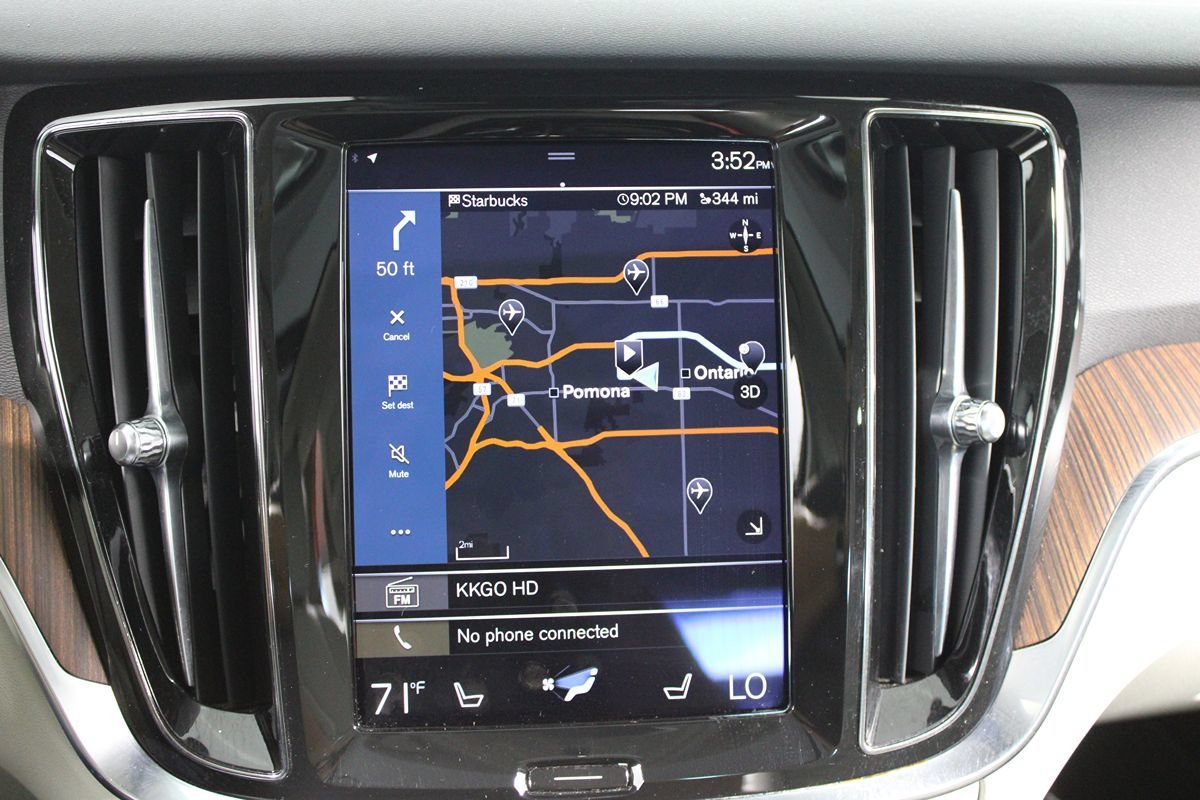 Used 2021 Volvo S60 T8 R-Design Expression AWD/4WD image 22