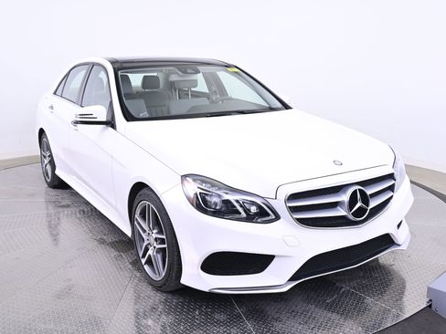 Used 2015 Mercedes-Benz E 400 E 400 image 9