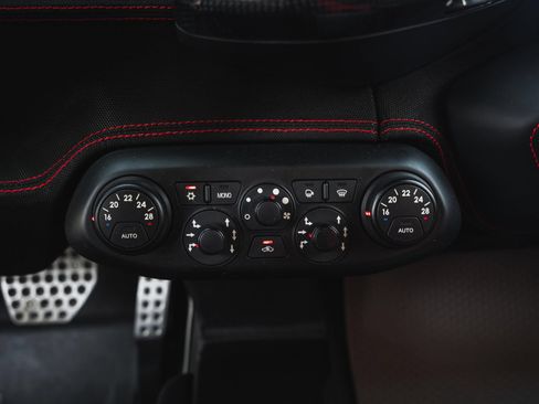 Used 2015 Ferrari 458 Speciale Coupe RWD image 52