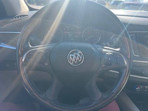 Used 2019 Buick Enclave Essence image 10