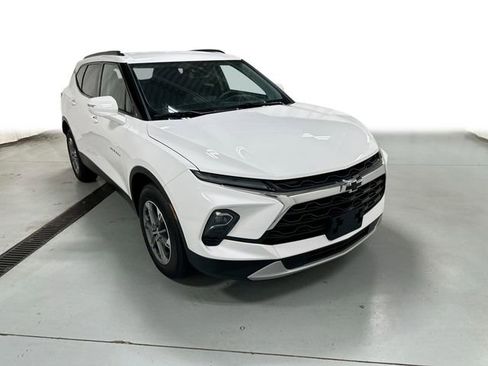 Used 2023 Chevrolet Blazer LT AWD/4WD image 1