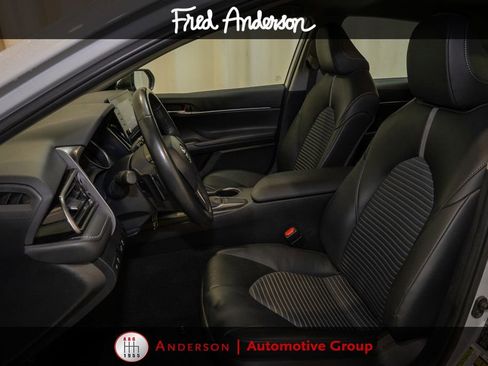 Used 2024 Toyota Camry SE FWD image 9