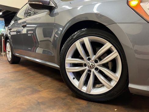 Used 2019 Volkswagen Passat 2.0T Wolfsburg w/ Wheels & Sunroof Package image 39