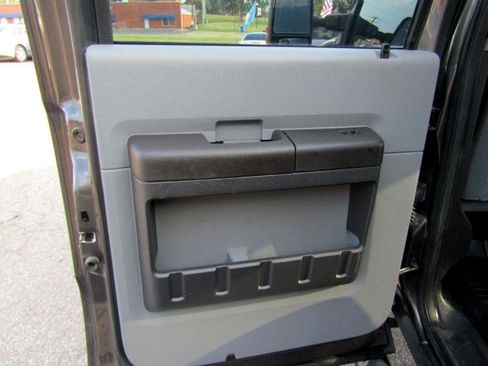 Used 2016 Ford F250 XL w/ Power Equipment Group image 16