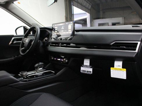 New 2026 Mitsubishi Outlander ES image 17