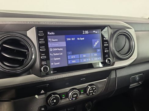 Used 2022 Toyota Tacoma SR5 w/ SR5 Appearance Package (SM) RWD image 22