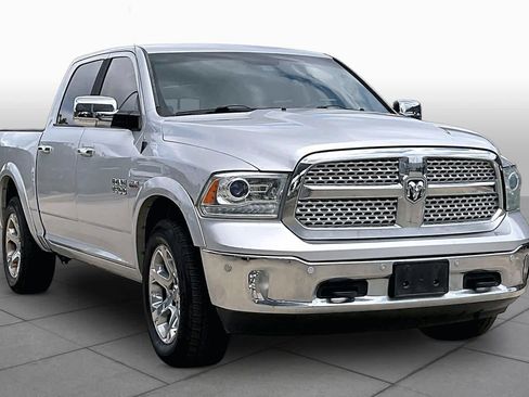 Used 2014 RAM 1500 Laramie w/ Convenience Group AWD/4WD image 3