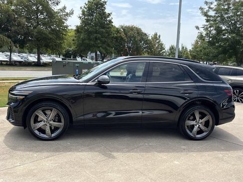 Used 2023 Genesis GV70 3.5T Sport w/ Sport Prestige Package AWD/4WD image 11