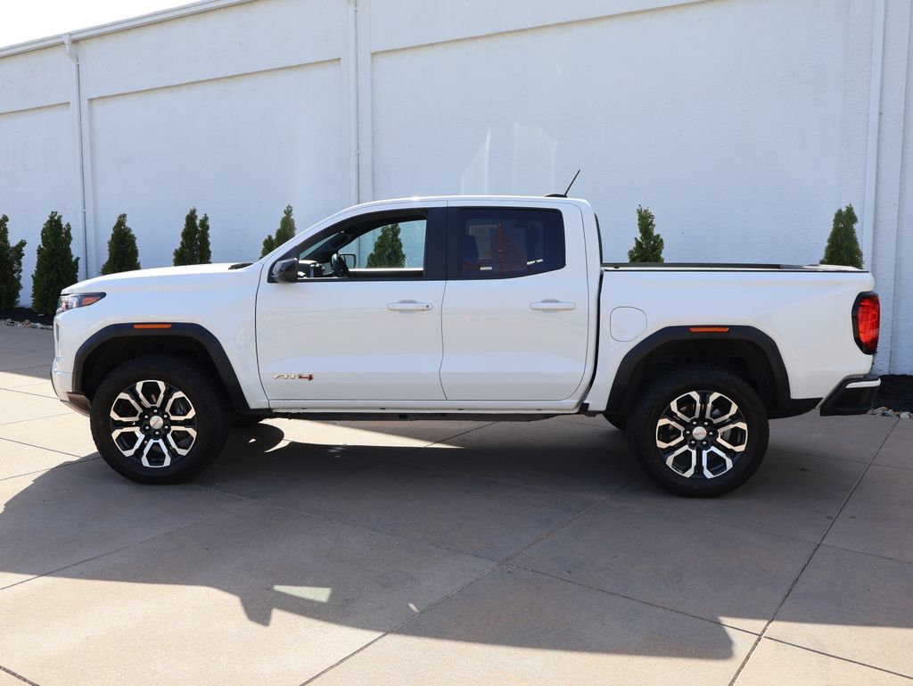 Certified 2024 GMC Canyon AT4 AWD/4WD image 3