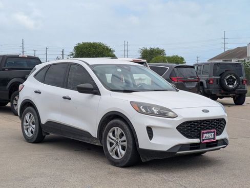 Used 2022 Ford Escape S image 3