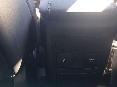 Used 2022 Ford Explorer Platinum w/ Technology Package image 24