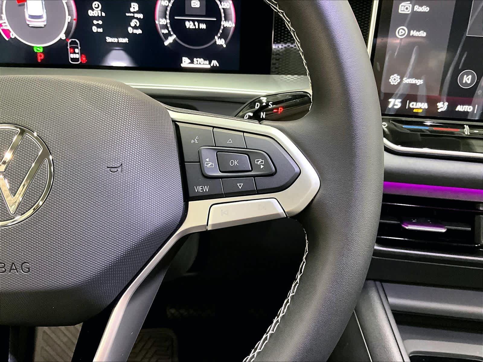New 2026 Volkswagen Tiguan SE AWD/4WD image 18