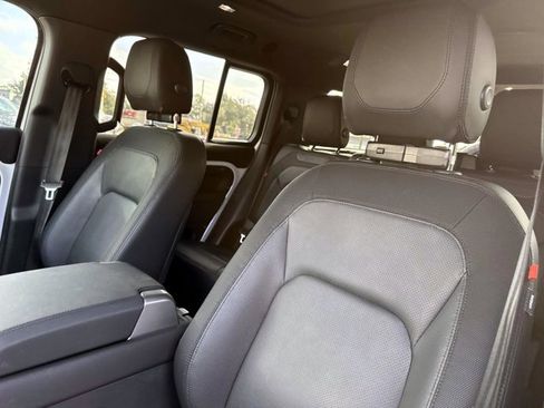 Used 2024 Land Rover Defender 130 X-Dynamic SE image 19