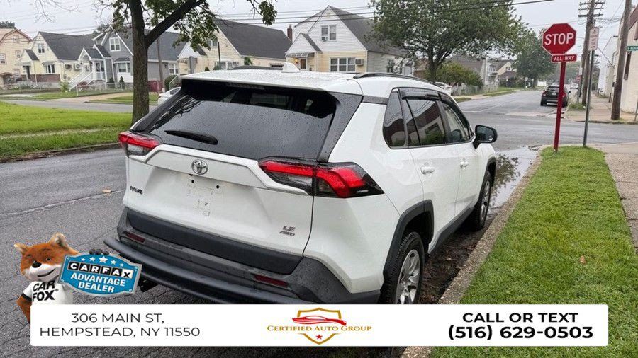 Used 2020 Toyota RAV4 LE AWD/4WD image 5