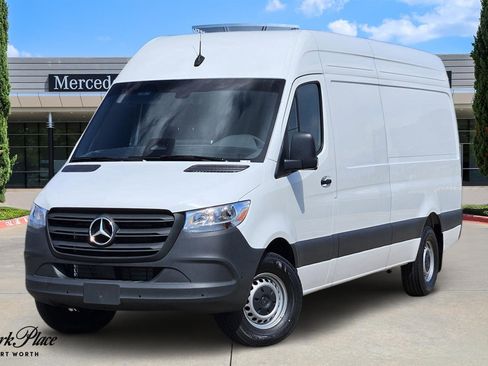 New 2025 Mercedes-Benz Sprinter 2500 image 1