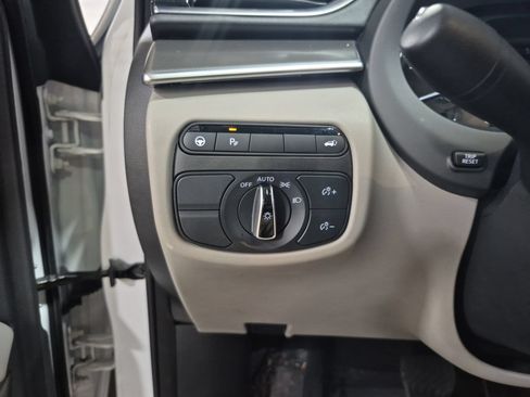 Used 2023 INFINITI QX50 Luxe FWD image 18