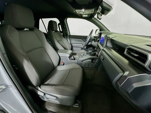 Used 2025 Toyota 4Runner SR5 AWD/4WD image 28