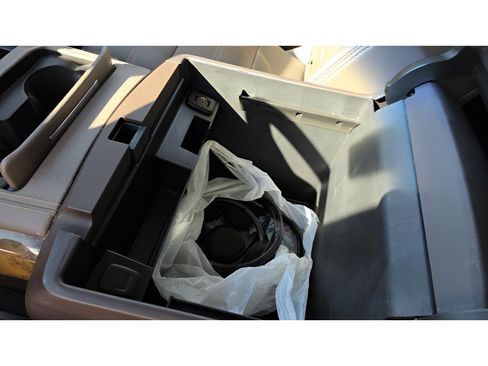 Used 2016 GMC Yukon XL Denali w/ Open Road Package image 32