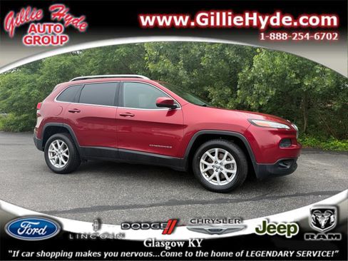 Used 2016 Jeep Cherokee Latitude w/ Comfort/Convenience Group FWD image 1