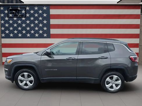 Used 2019 Jeep Compass Latitude AWD/4WD image 8