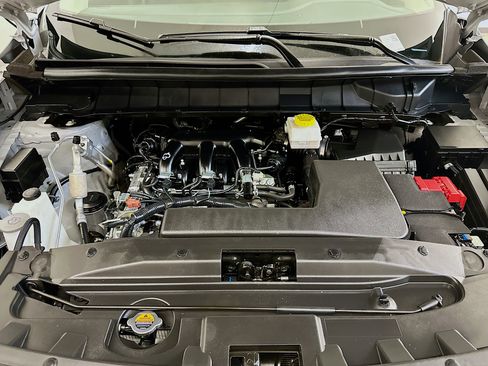 Used 2025 Nissan Pathfinder SV AWD/4WD image 35