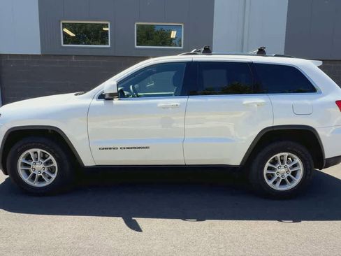 Used 2018 Jeep Grand Cherokee Laredo AWD/4WD image 5