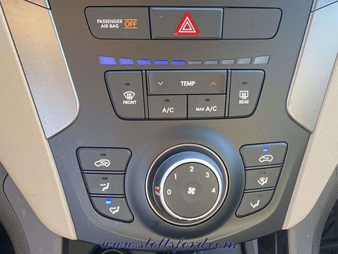 Used 2018 Hyundai Santa Fe Sport image 27