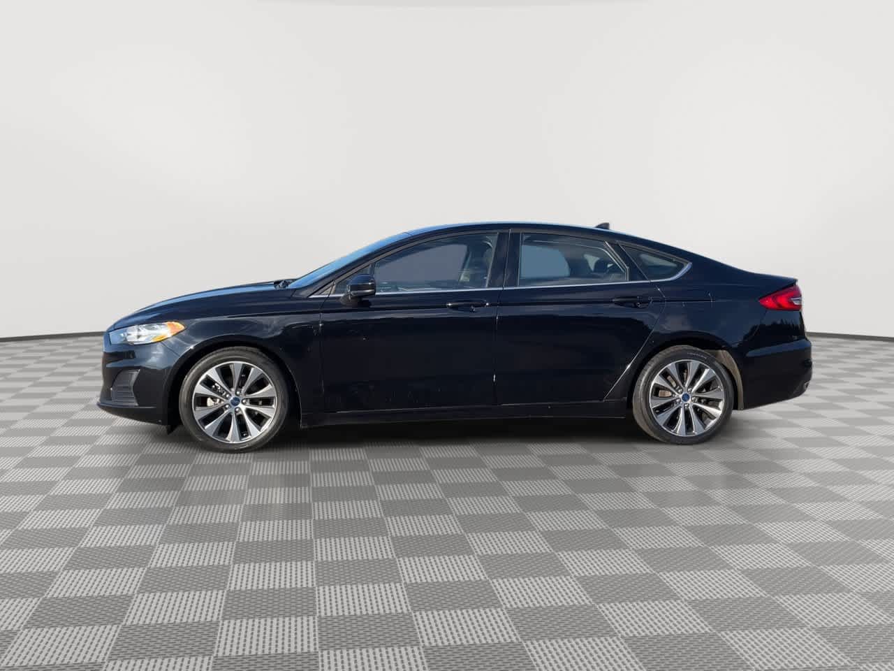 Used 2019 Ford Fusion SE AWD/4WD image 5