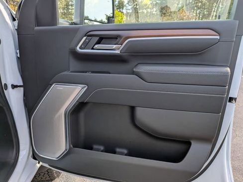 New 2026 GMC Sierra 2500 Denali w/ Denali Reserve Package AWD/4WD image 25