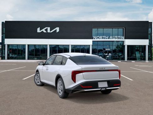 New 2025 Kia K4 LX image 4