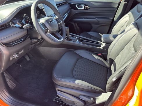 New 2026 Jeep Compass Latitude image 16