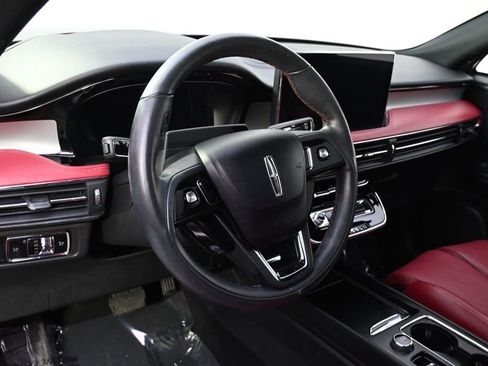 Used 2023 Lincoln Corsair Reserve w/ Equipment Group 202A image 11