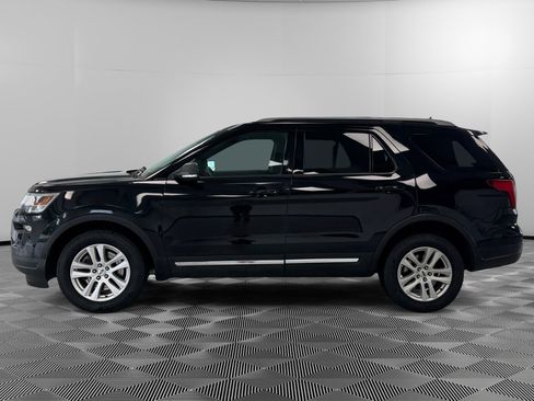 Used 2019 Ford Explorer XLT w/ Equipment Group 201A AWD/4WD image 5