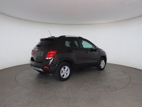 Used 2022 Chevrolet Trax LT w/ Driver Confidence Package AWD/4WD image 19