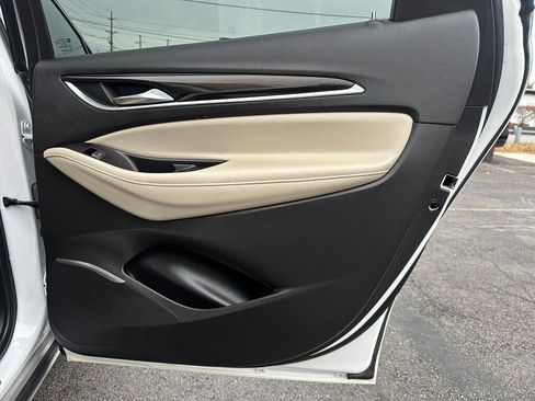 Used 2020 Buick Enclave Premium w/ Sun and Sites Package image 27