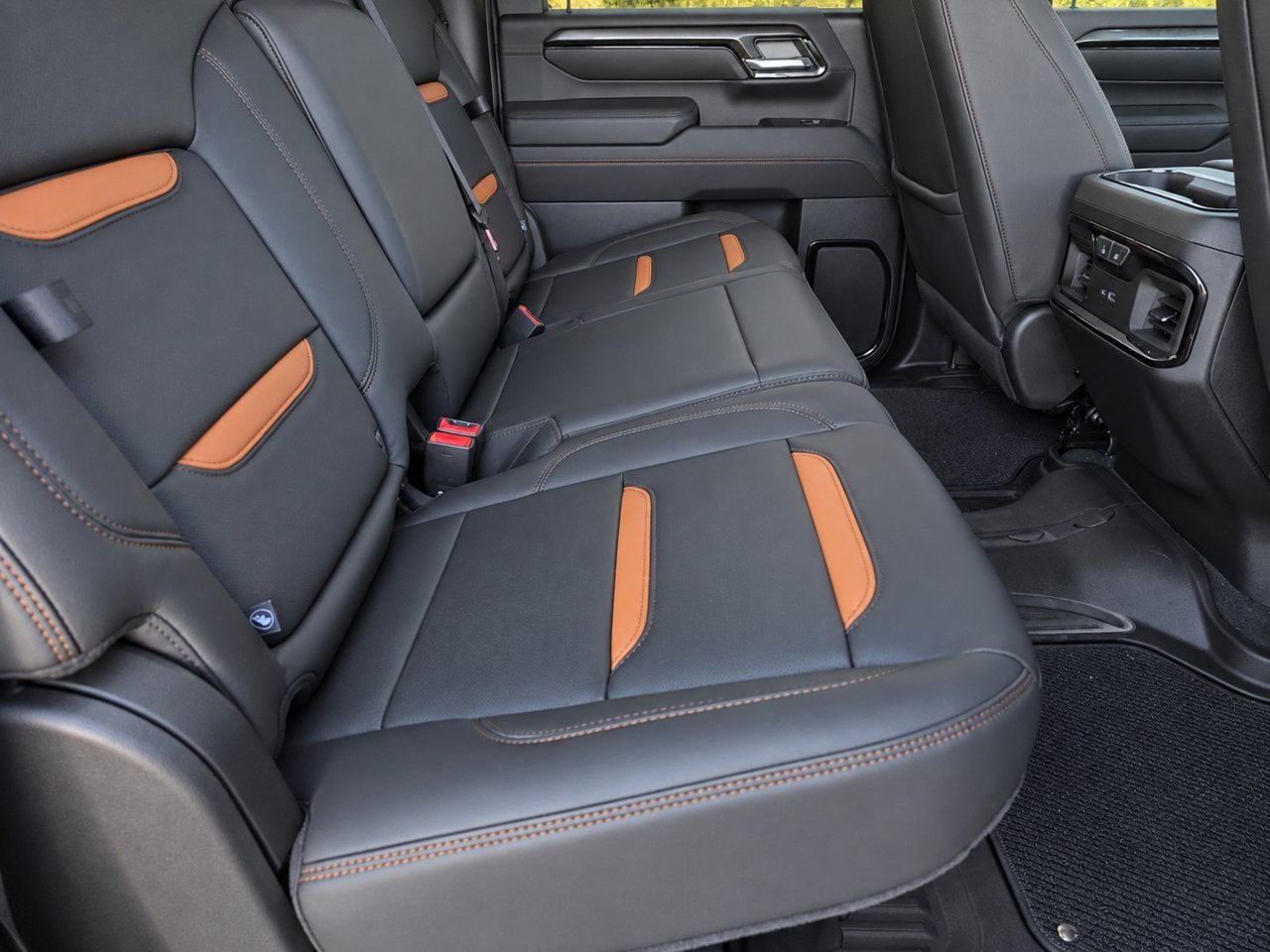 Certified 2025 GMC Sierra 3500 AT4 w/ AT4 Premium Plus Package AWD/4WD image 34