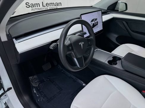 Used 2022 Tesla Model Y Long Range AWD/4WD image 9