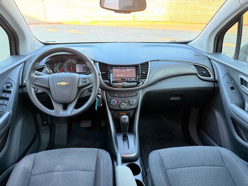 Used 2020 Chevrolet Trax LS image 12