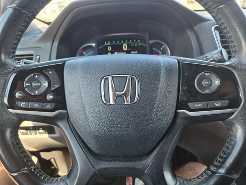 Used 2019 Honda Pilot Touring image 11