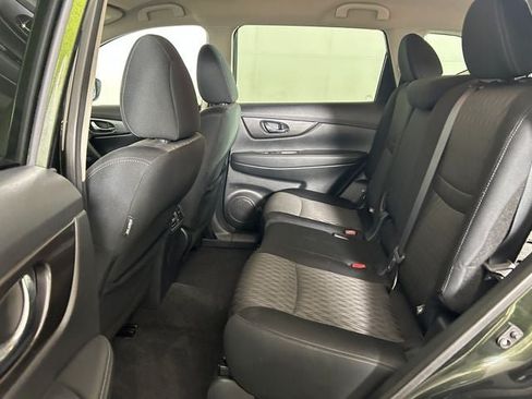 Used 2020 Nissan Rogue SV AWD/4WD image 25