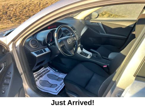 Used 2011 MAZDA MAZDA3 i Touring image 2